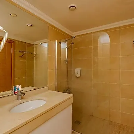 Cesars & Boutique Hotel
